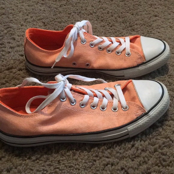 Converse All Star Chuck Taylor tennis shoes 11 - Picture 2 of 9